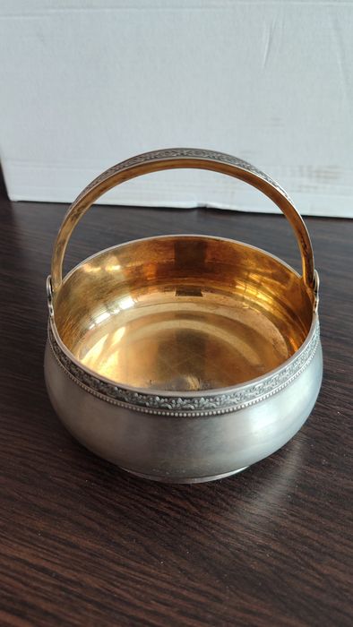 Серебро столовое. Сахарница с ручкой. 875 проба