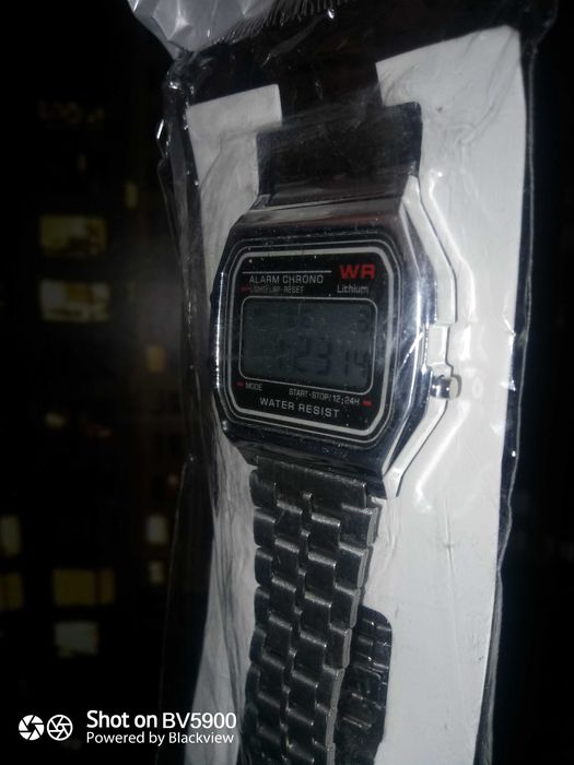 Годинник-будильник кварцові, настільні.