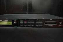 Sintetizador rack Yamaha TG-55