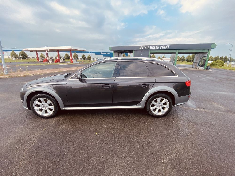 Audi. A4 , B8 ofroud.   3TDI, 200000km