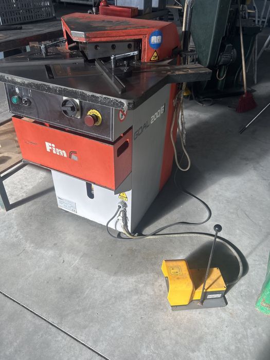 Maquina de cortar cantos Fim