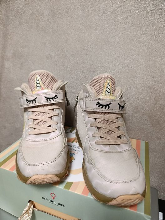 Стильні та зручні чобітки для дівчинки!