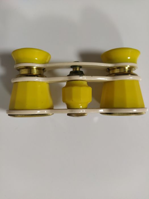 Бинокль для театра