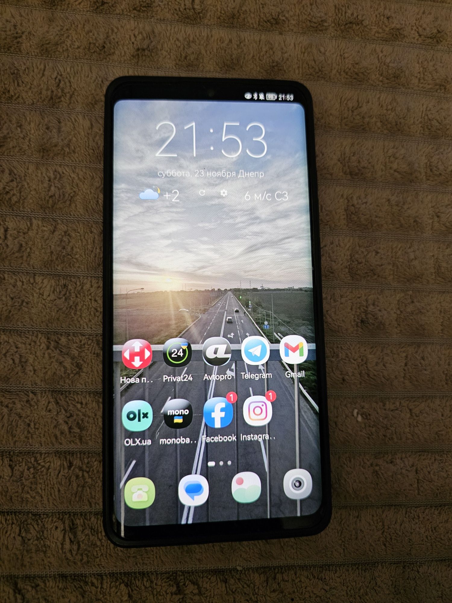 Huawei p30pro 6/128   нюанс с экраном