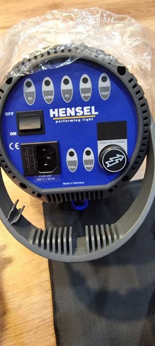 Kit de Estúdio Fotográfico com Conjunto de Iluminação Hensel 500 pro