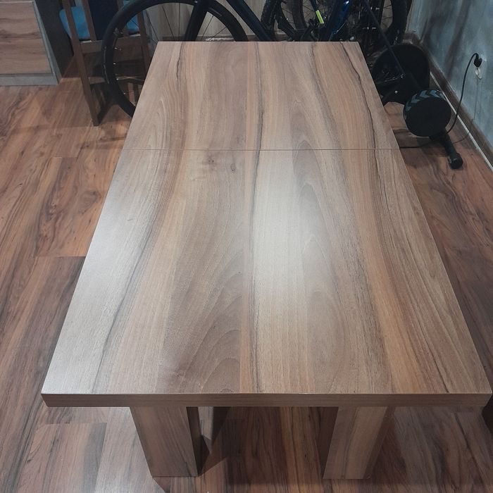 Stół z 3 krzesłami