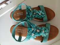 Buty letnie z kwiatami