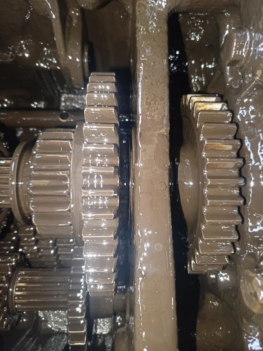 Продам запчастини для мтз