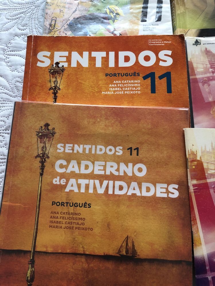 Manuais do 11 ano Sentidos, MACS, iTeen, Filosofia, Descobrir Portugal