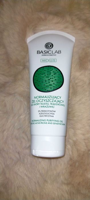 Nowy BasicLab Żel Oczyszczający