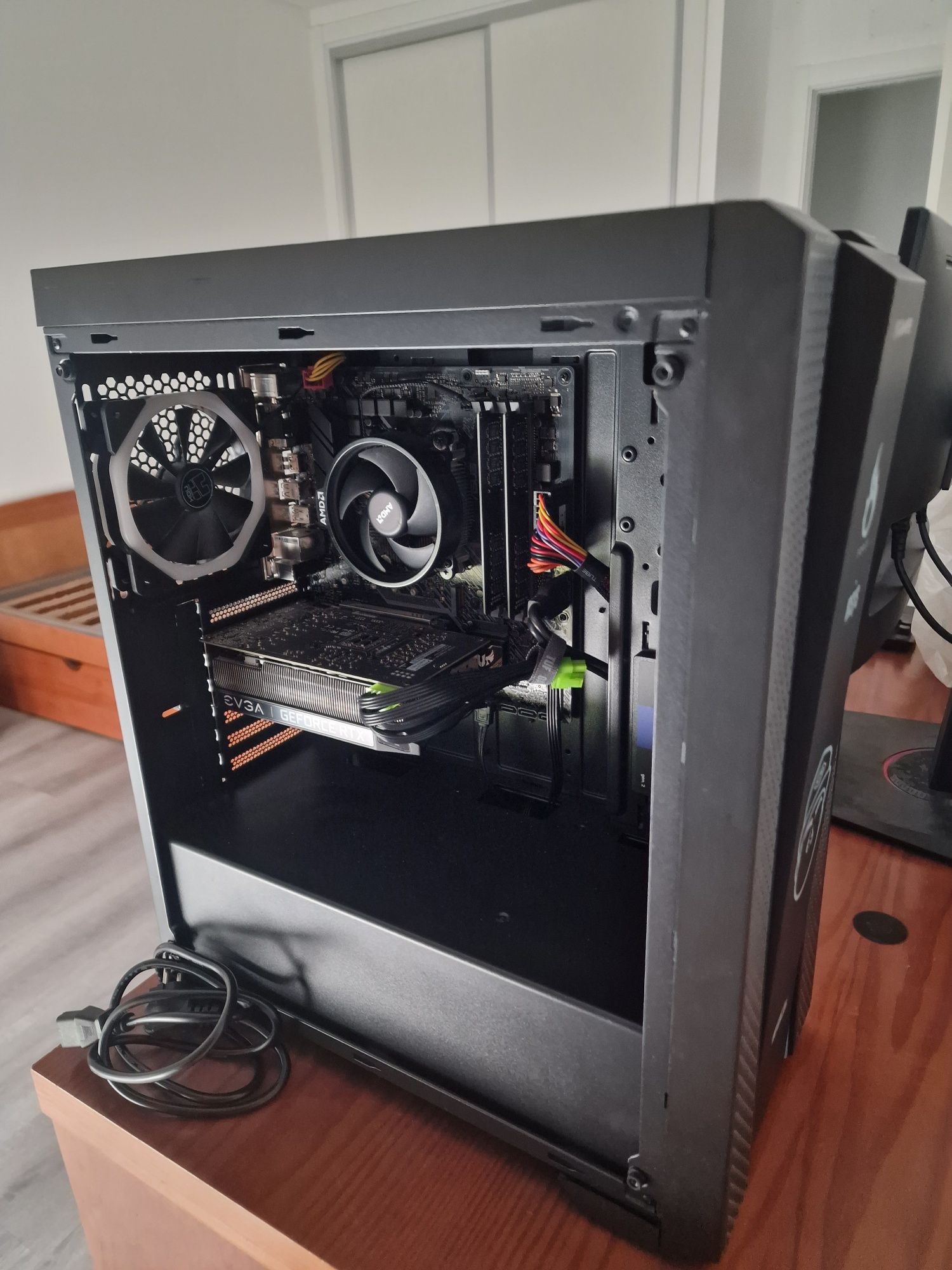 PC Gaming RTX 2060 com 2 Teclado/Mouse/Microfone incluído