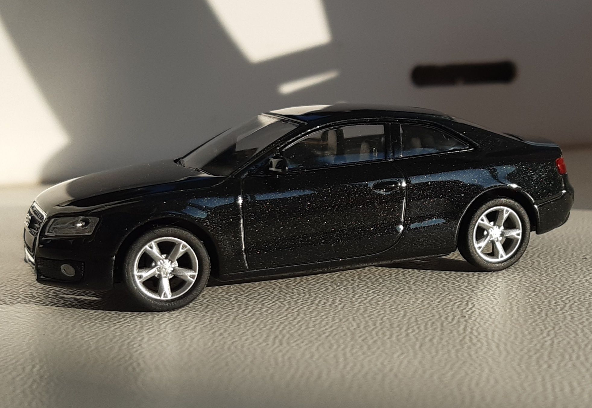 Модель 1/64 Audi A5 Coupe Kyosho Black