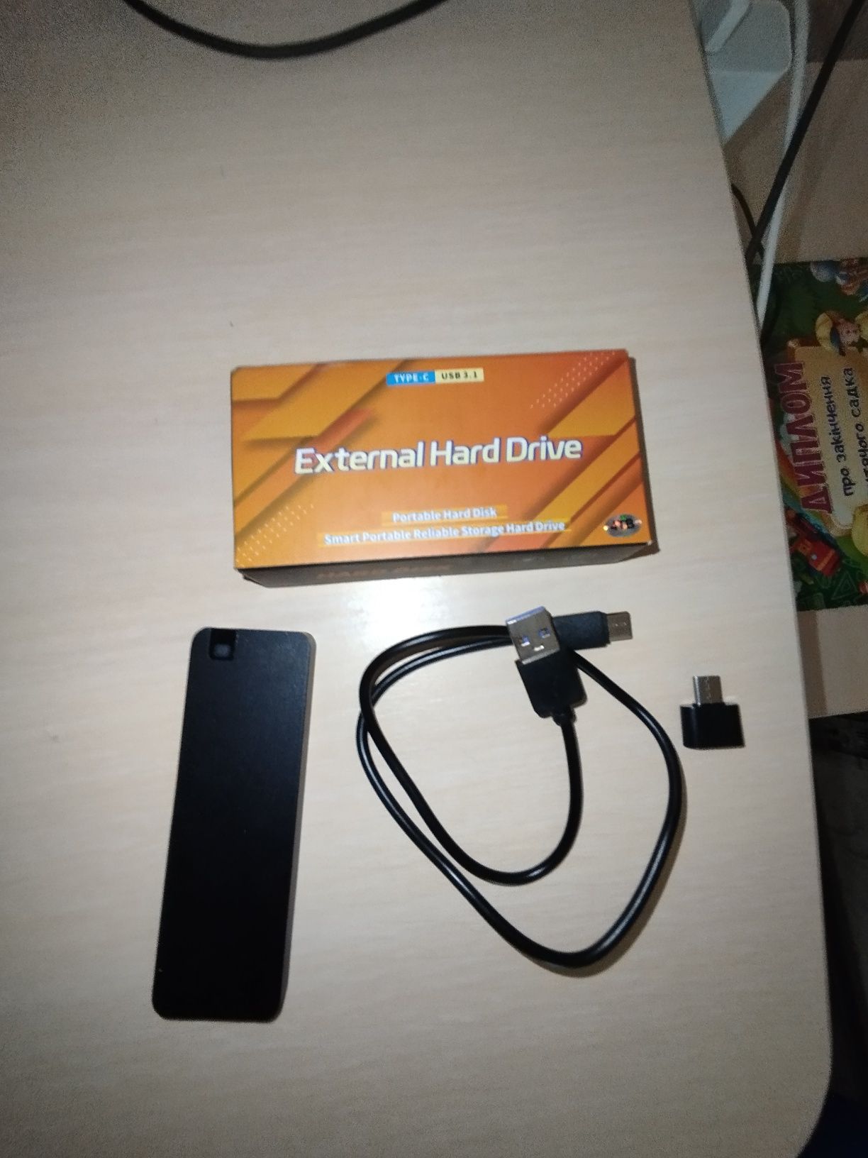 Продаю зовнішній жорсткий диск External Hard Drive 4TB
