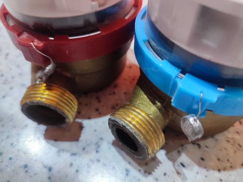 Продам счетчики гарячей воды и холодной воды