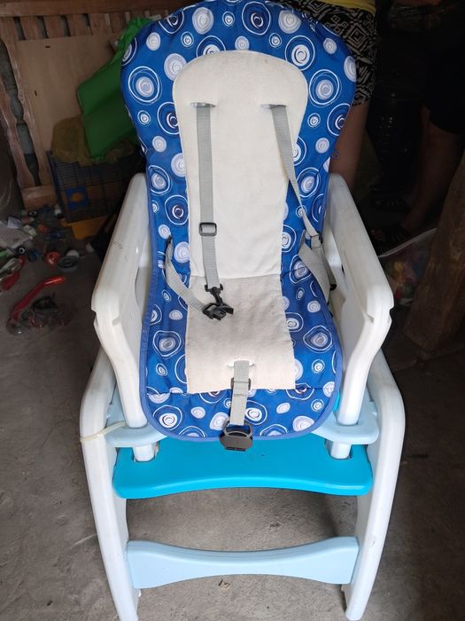 Krzesełko do karmienia/ krzesło i stoliczek