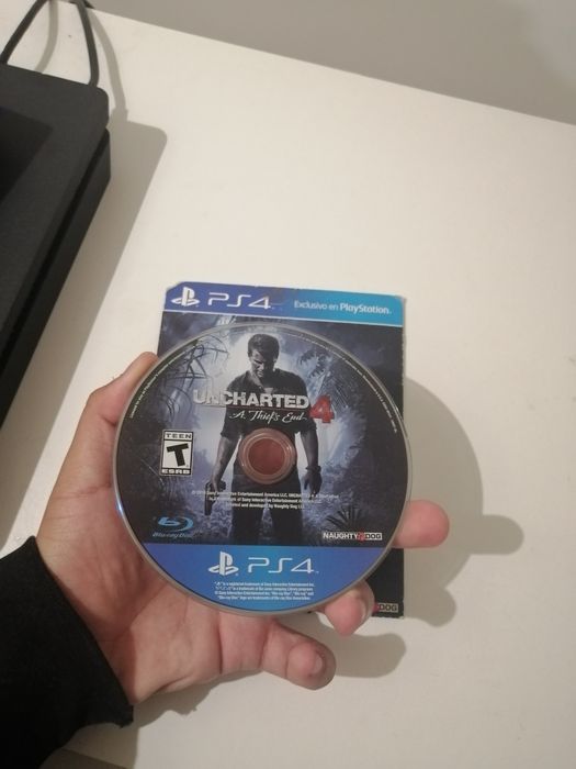 Playstation 4 e comandos, jogos de mídia física e conta digital de ps4