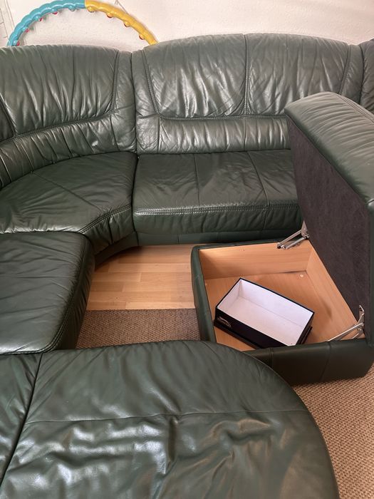 Продам кожаний угловой диван