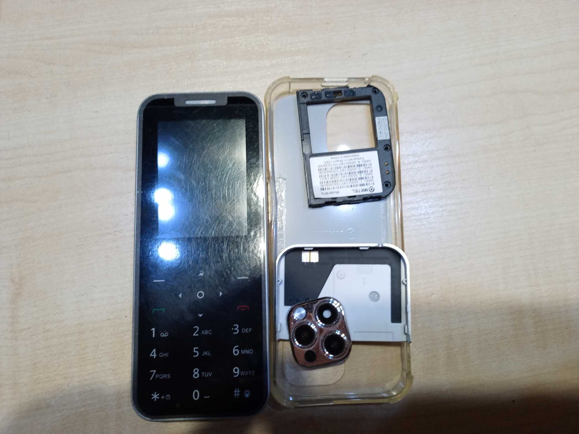 Телефон MKTEL M14 с четырьмя SIM-картами, экраном 2,4 дюйма