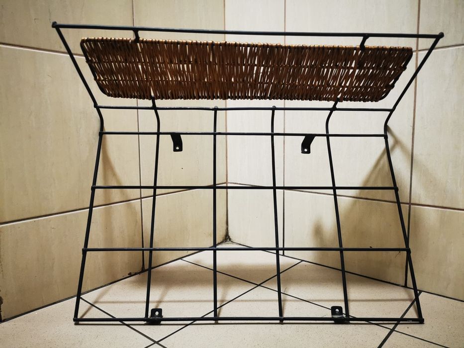 Wieszak boho do przedpokoju metalowy czarny z wikliną