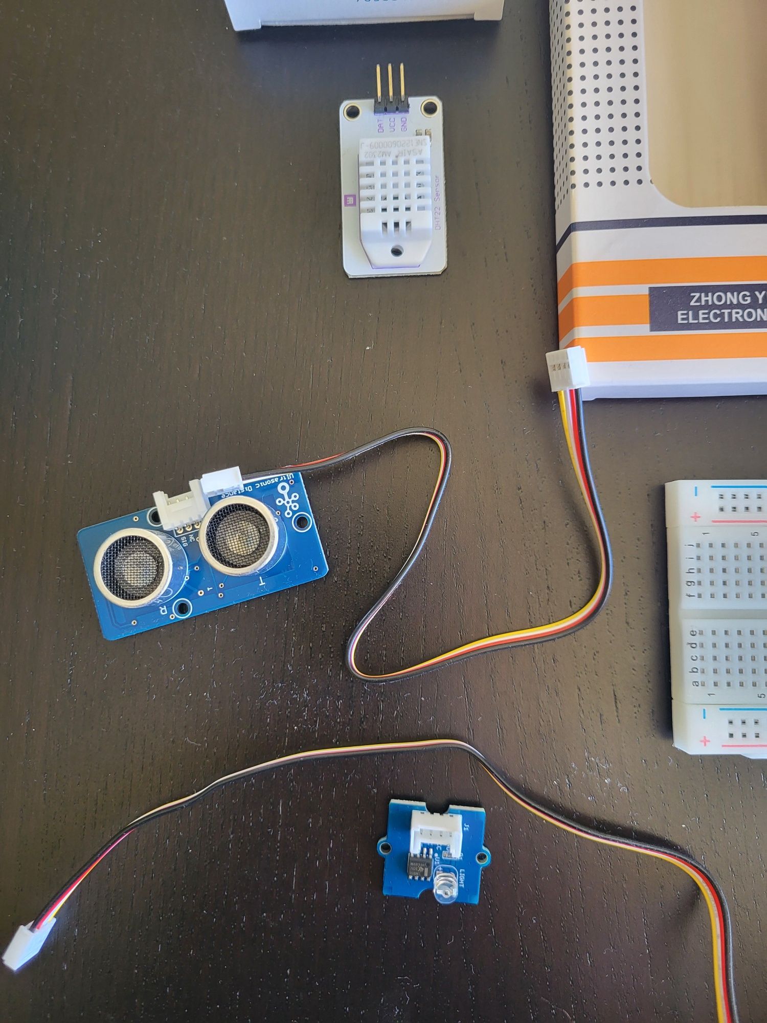 Arduino MK1310 com sensores e breadboard
