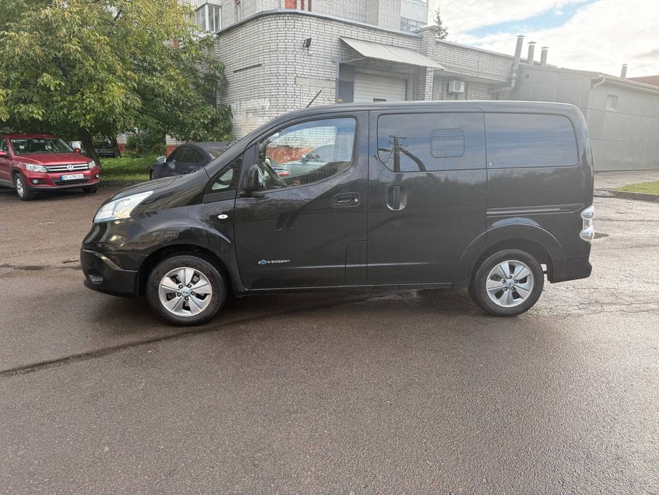 Nissan E-NV200 2015 24кВт Пасажир