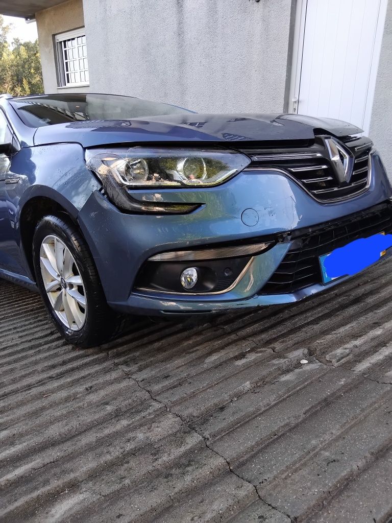 vendo Renault megane IV 1.5 DCI BOSE EDITION 2018  28 mil km  salvado