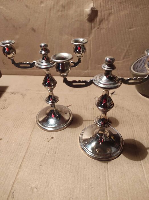 Świecznik stalowy polerowaney.