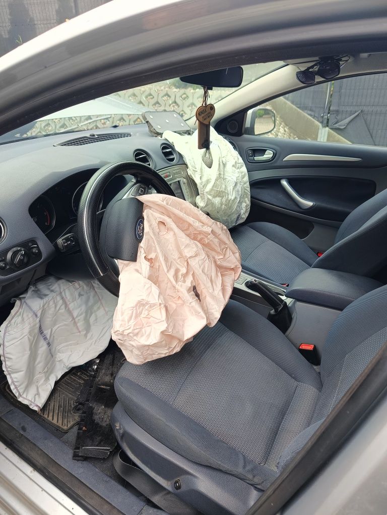 Ford Mondeo MK4 2.0 TDCi 2007r uszkodzony