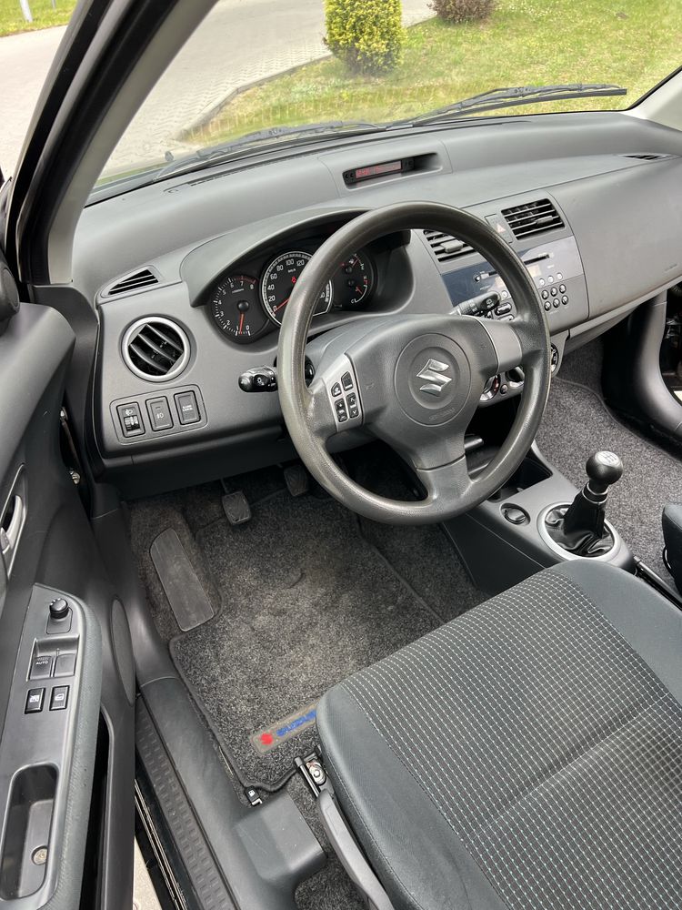 SUZUKI SWIFT 1.3 Benzyna
