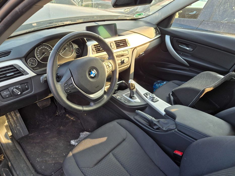 BMW 320 f30 xdrive 2013r 71 tys km uszkodzony