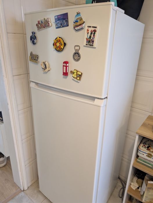 Frigorífico com congelador integrado Teka