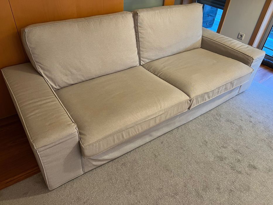 Sofá cinza claro em excelente estado