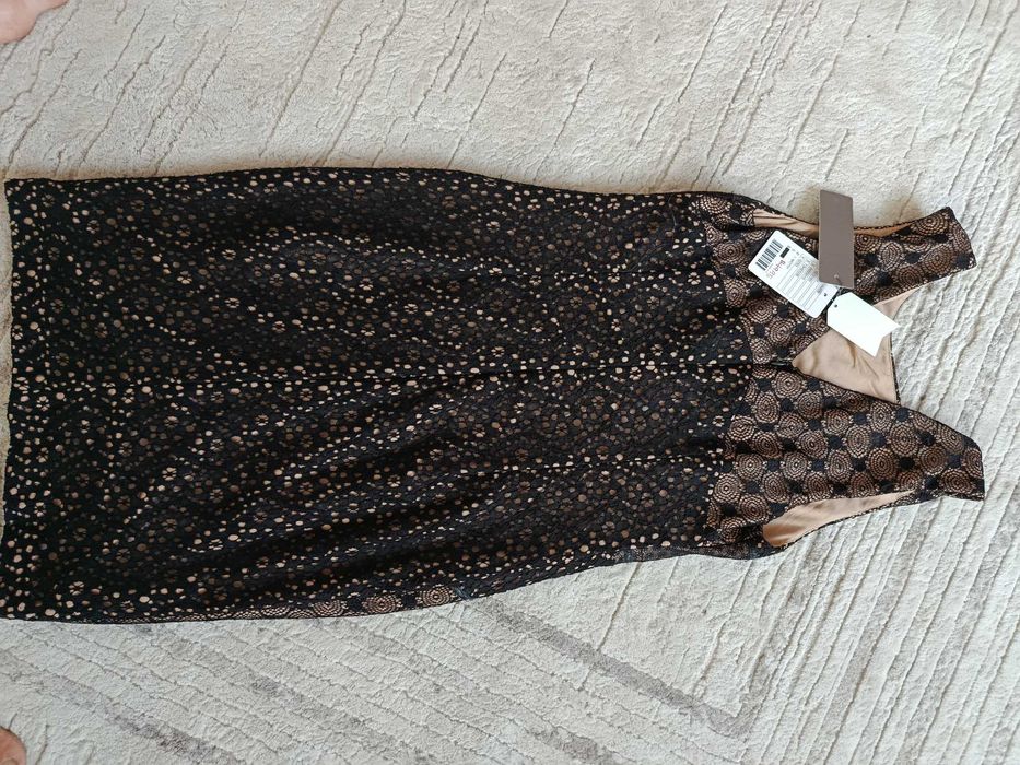 Шикарна сукня із мережива