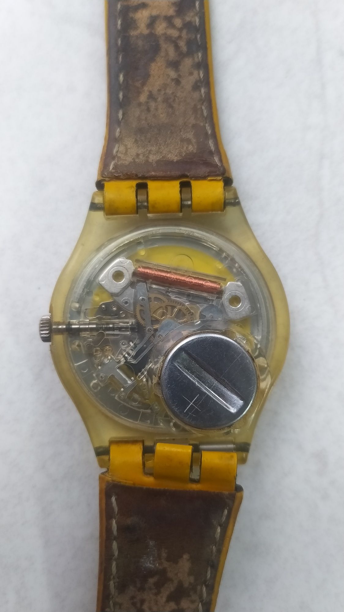 Продам часы SWATCH swiss в рабочем состоянии,ремешок под замену