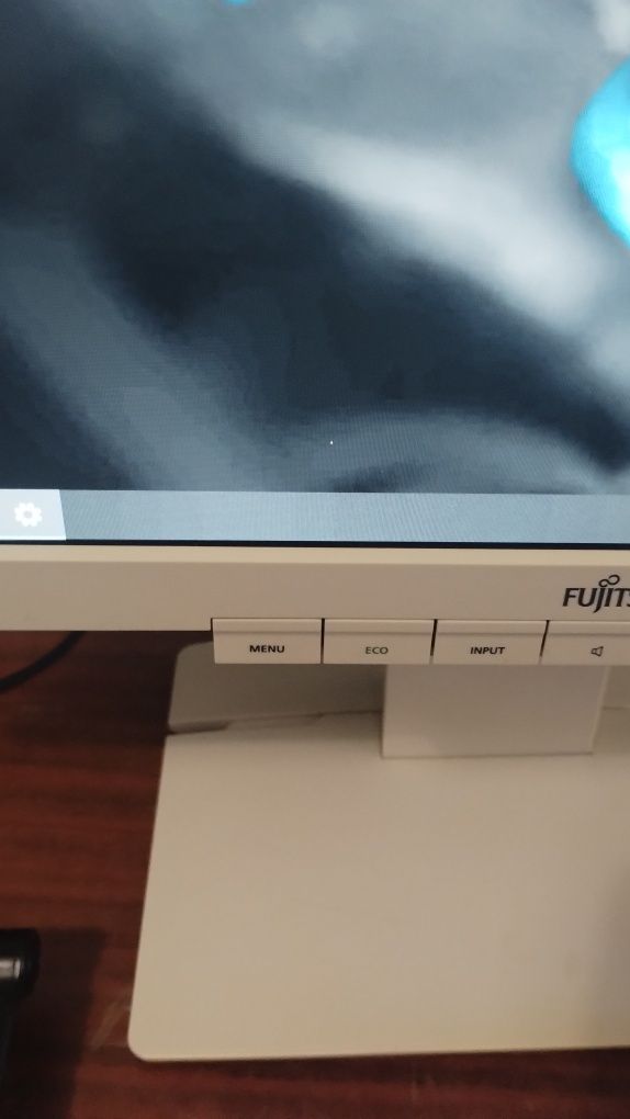 Монитор 22" профессиональный Fujitsu B22W-6