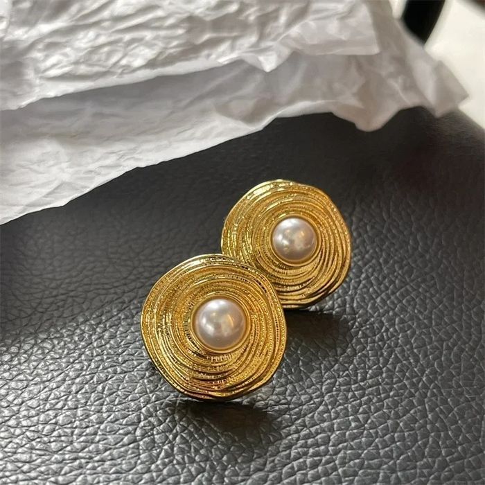 Елегантні сережки стиль Dior 80-х років