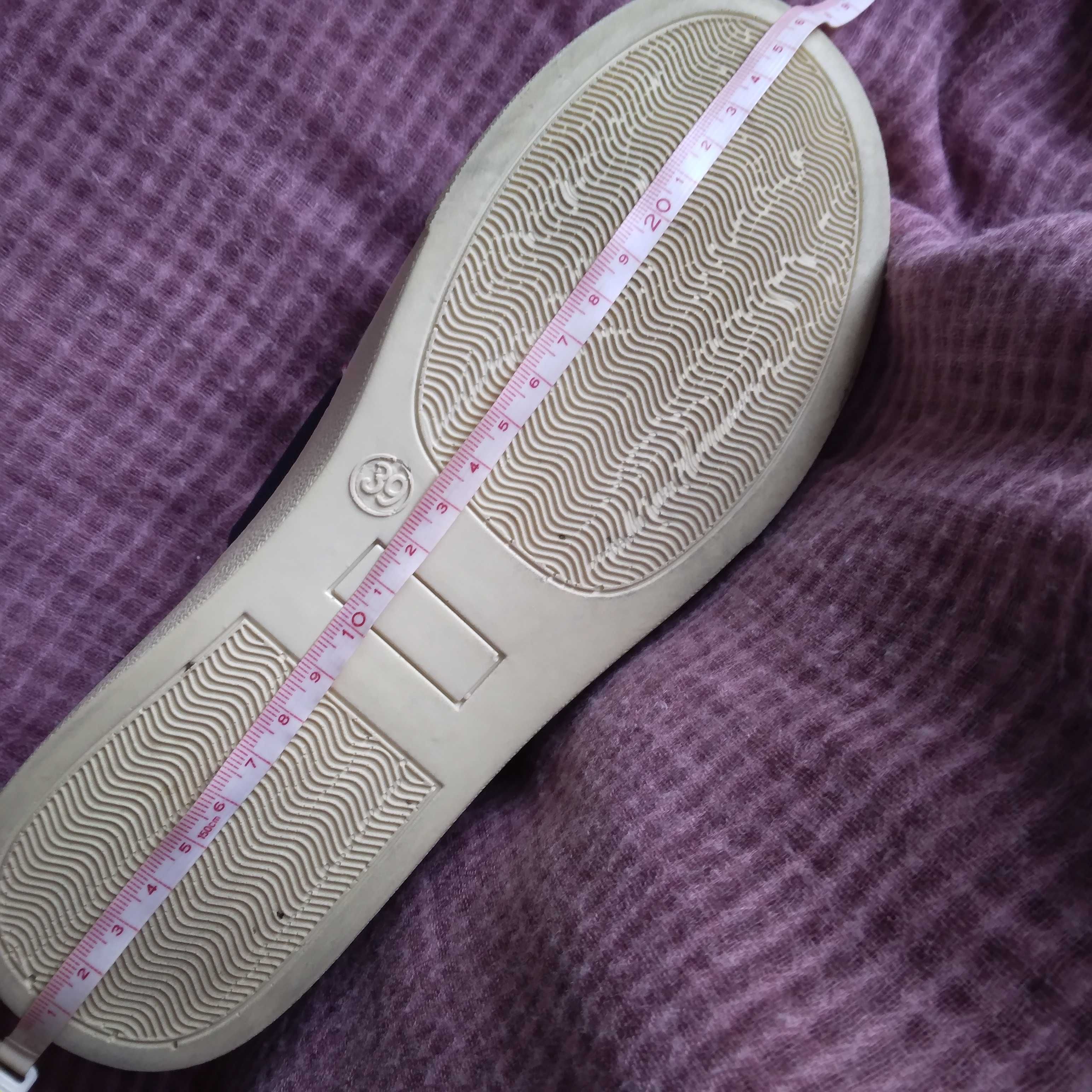 Buty letnie damskie