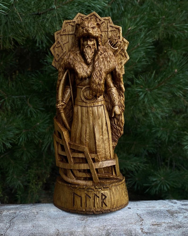 Статуетка з дерева- бог Ульр .