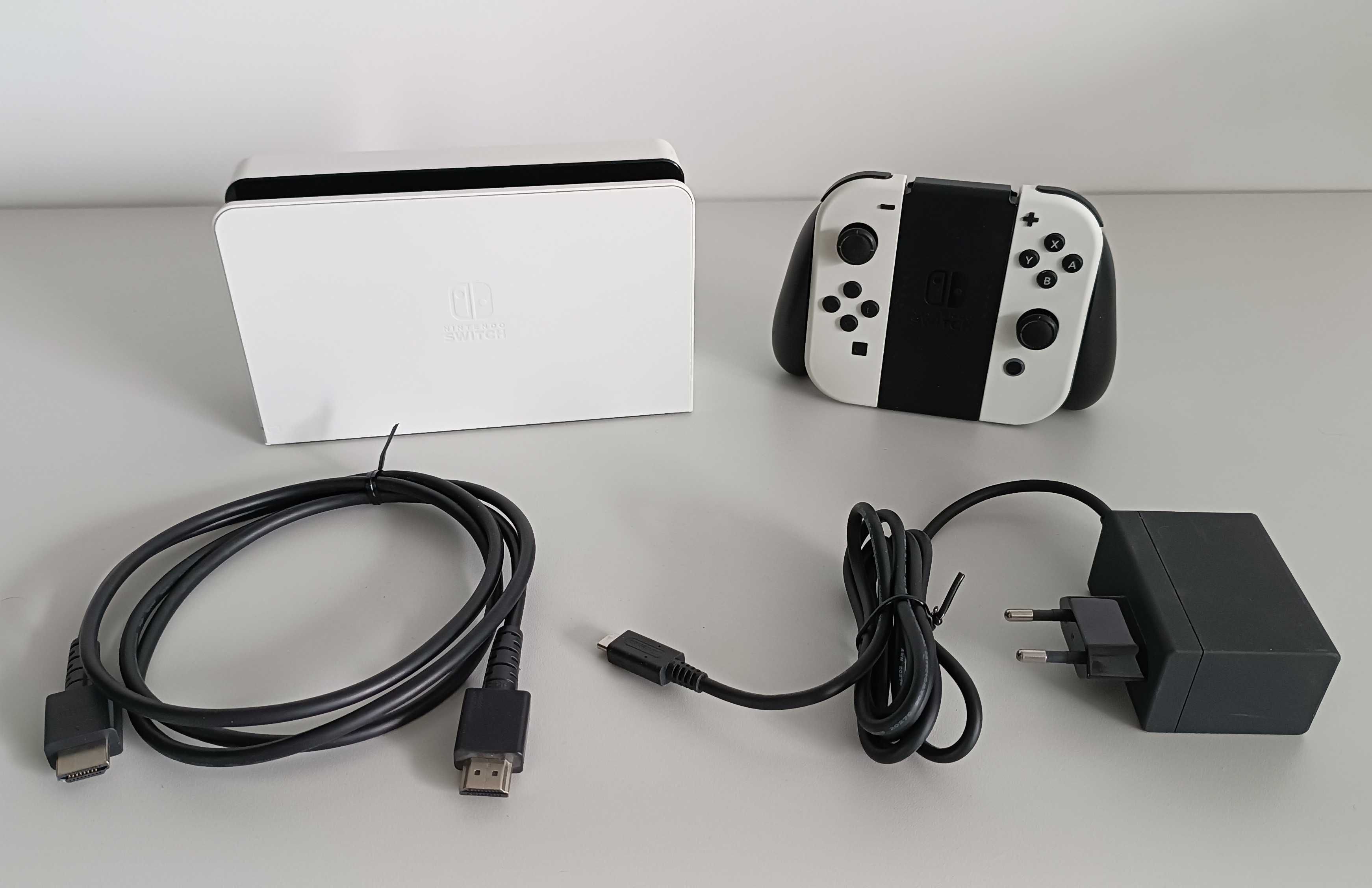 Konsola Handheld Nintendo Switch OLED Biały + 4 Gry i Utwardzane Etui