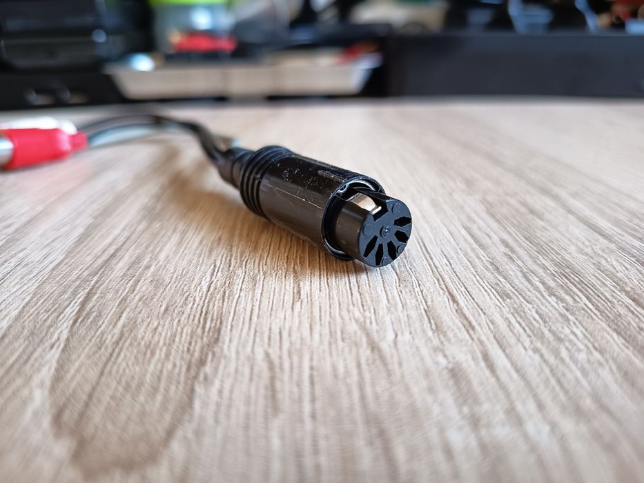 Złącze gramofonowe cinch / 5DIN + masa