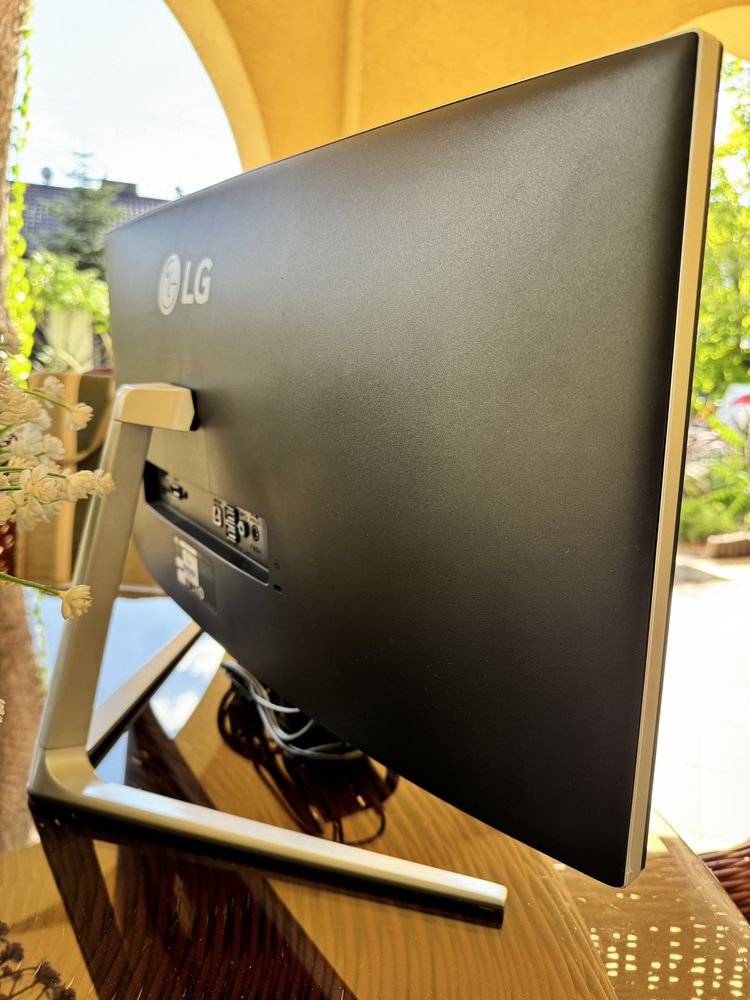 Uszkodzony monitor  LG 29UC97C-B Curved czarny