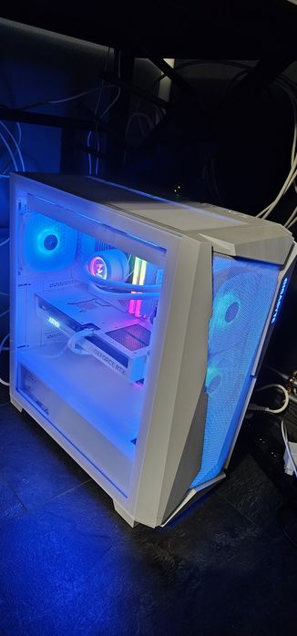 Komputer Gamingowy Gigabyte Rtx 5080 Ryzen 7 9800x3d 32GB gwarancja