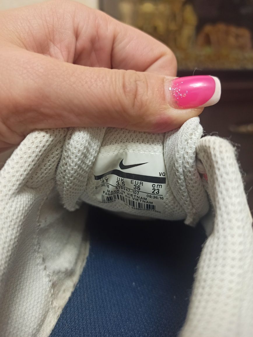 Оригінал NIKE кросівки для хлопчика або дівчинки, 36 розмір,23.5 см