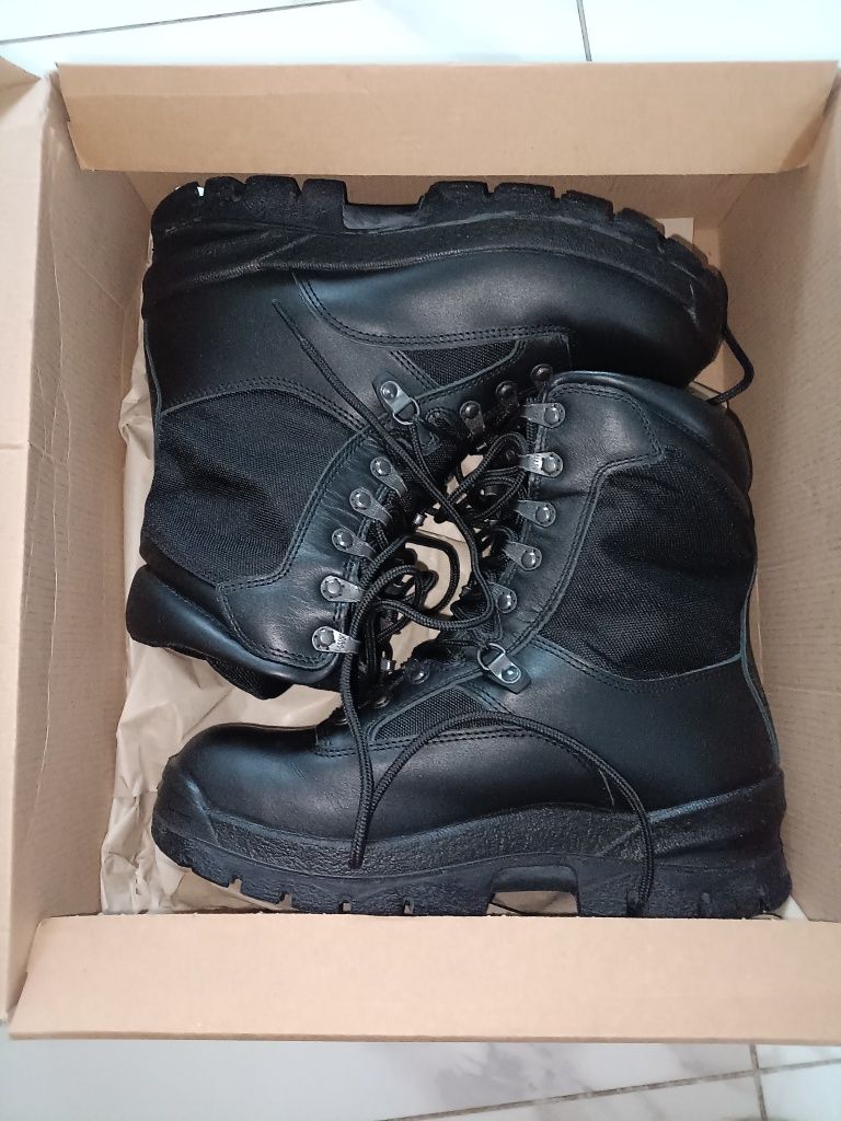 Buty służbowe do munduru