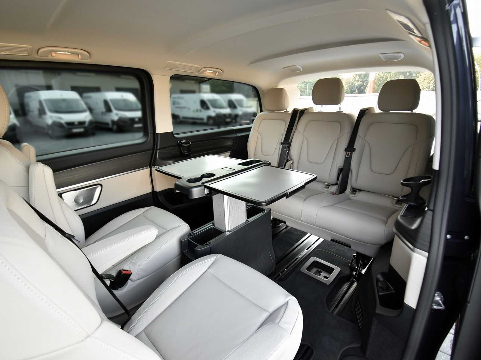 Wynajem busa MERCEDES V Klasa 7 os. 4x4  Automat 240KM Extra Long VIP