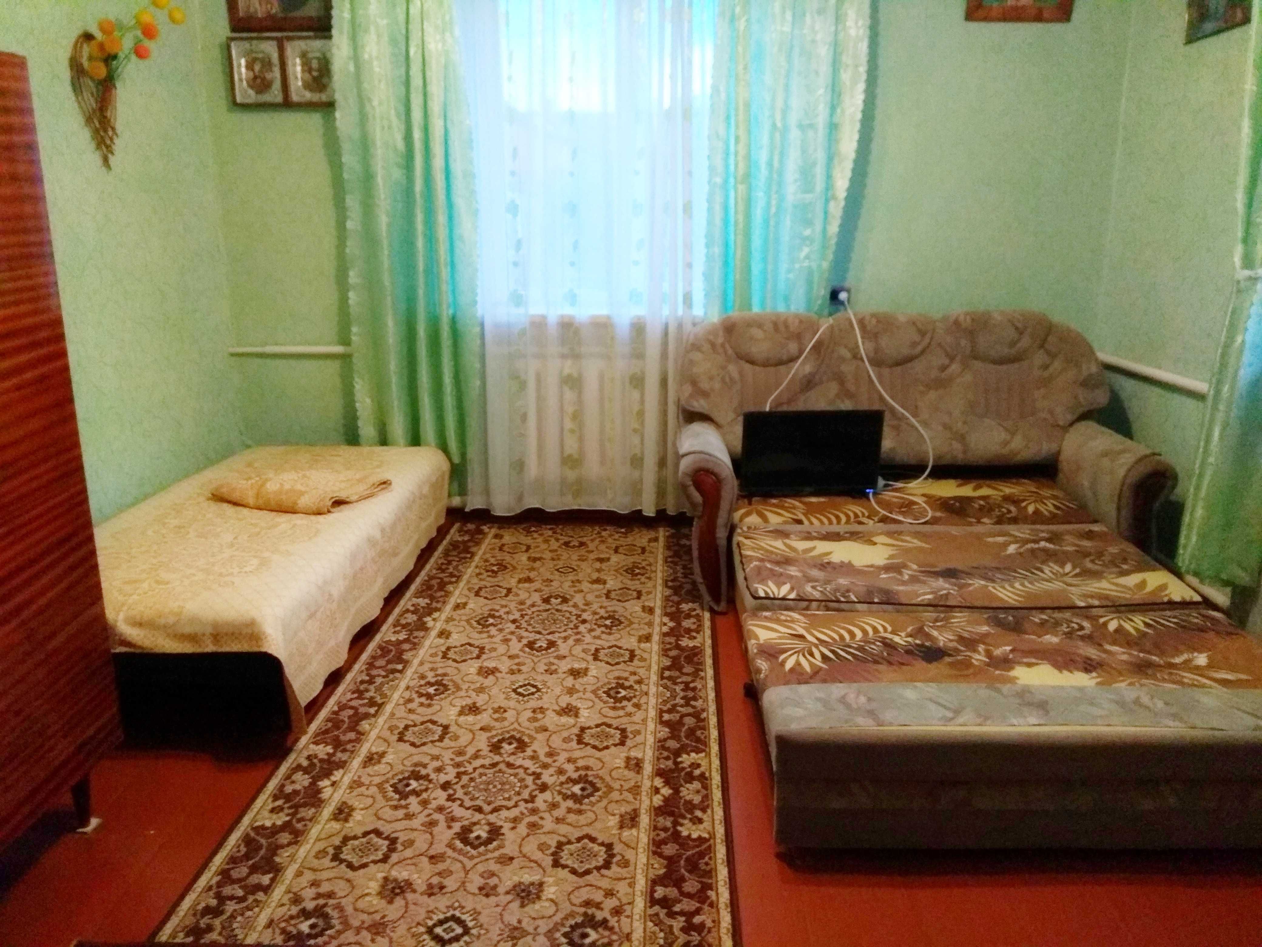 здам кімнату для дівчат