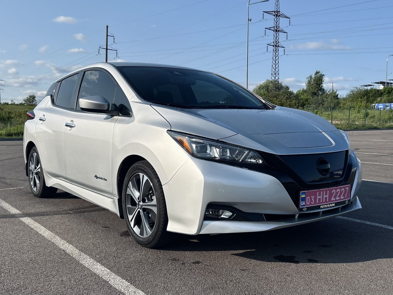 Nissan leaf ze1 2019