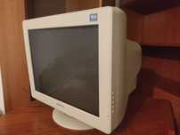 Monitor CRT Samtron 76DF 17" – retro sprzęt, sprawny – odbiór osobisty
