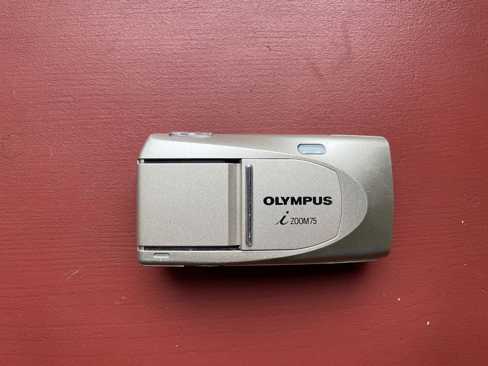 Olympus i zoom 75 формат APS (24 mm)