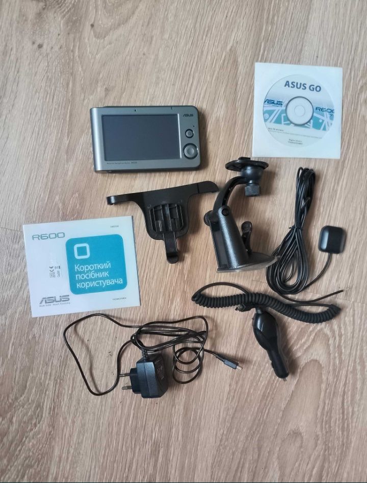 Навігатор GPS  Asus R600